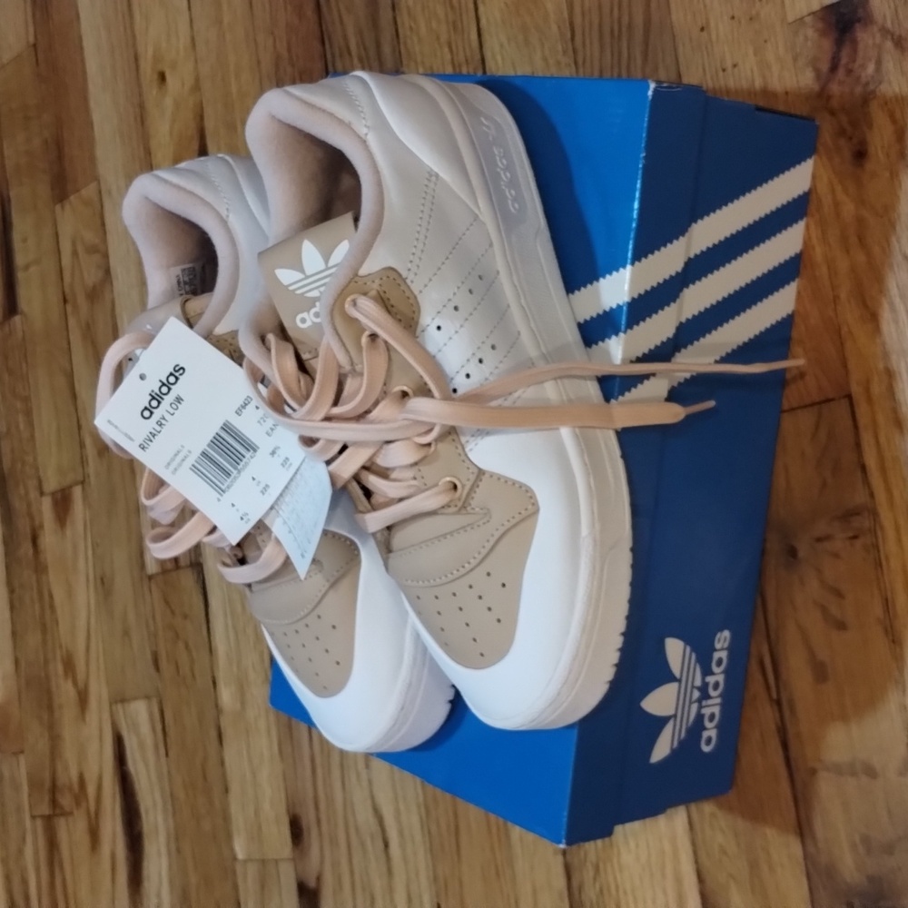 Adidas Rivalry Low Sneaker Size 4.5